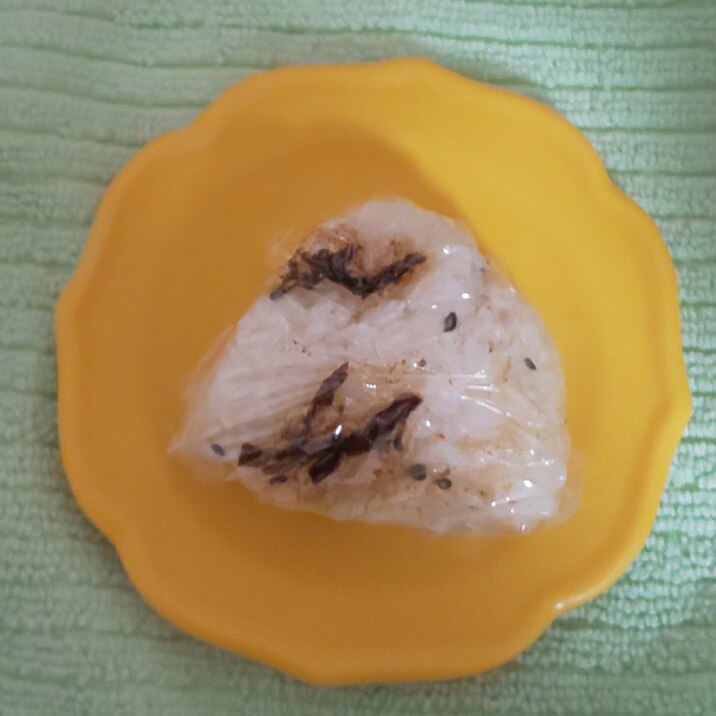 昆布とかつお節のおにぎり
